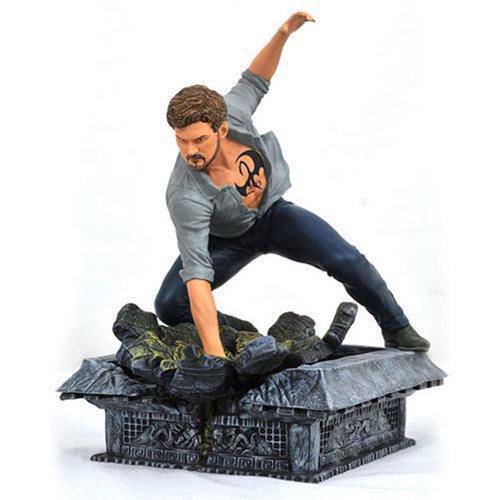 Marvel TV Gallery Netflix Defenders Iron Fist Statue - by Diamond Select