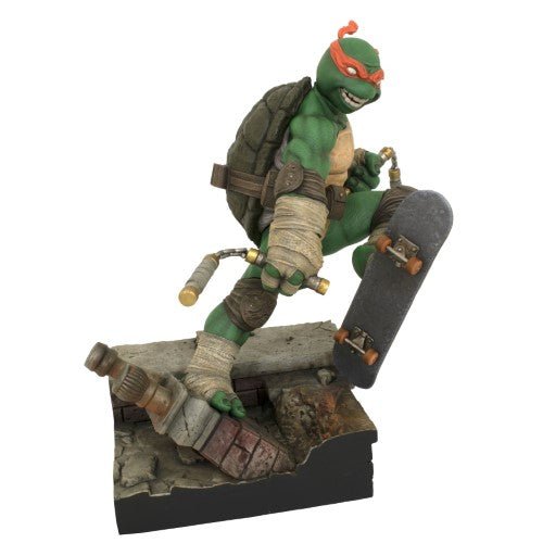 Teenage Mutant Ninja Turtles Deluxe Michelangelo PVC 9-Inch Statue - by Diamond Select